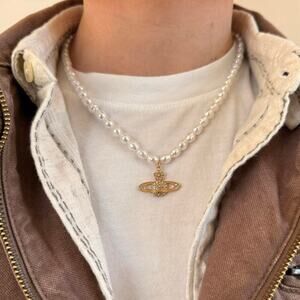 Y2k 2000s vintage retro simple